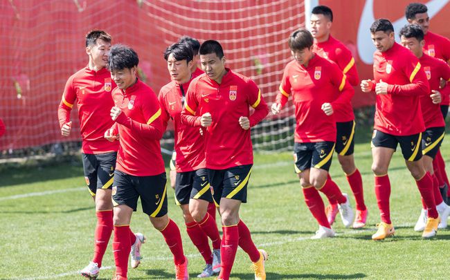 爱游戏网址 欧超杯今夜走向成谜；雷恩主帅复盘；质疑声四起；年轻球员获得机会