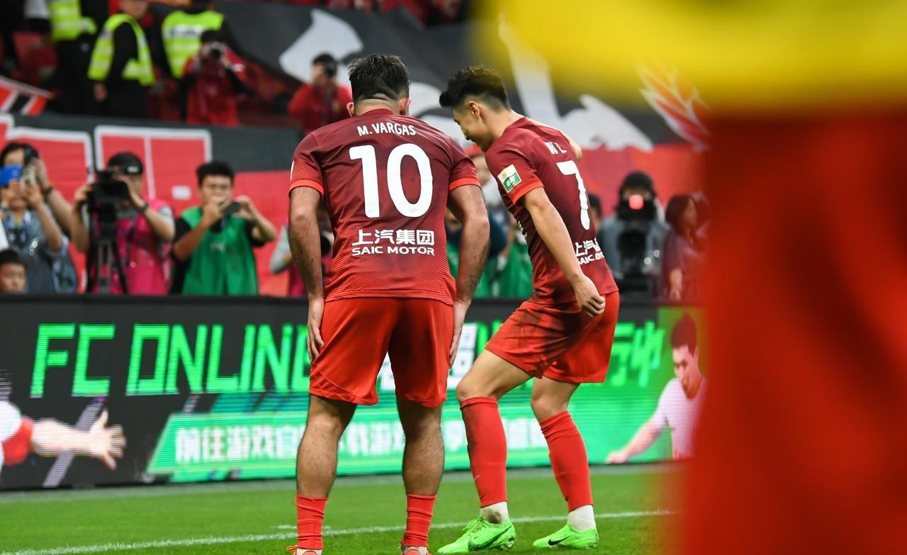 爱游戏APP足总杯冲刺阶段走向成谜，莱比锡强势反弹，态度坚定，更衣室氛围转暖的简单介绍