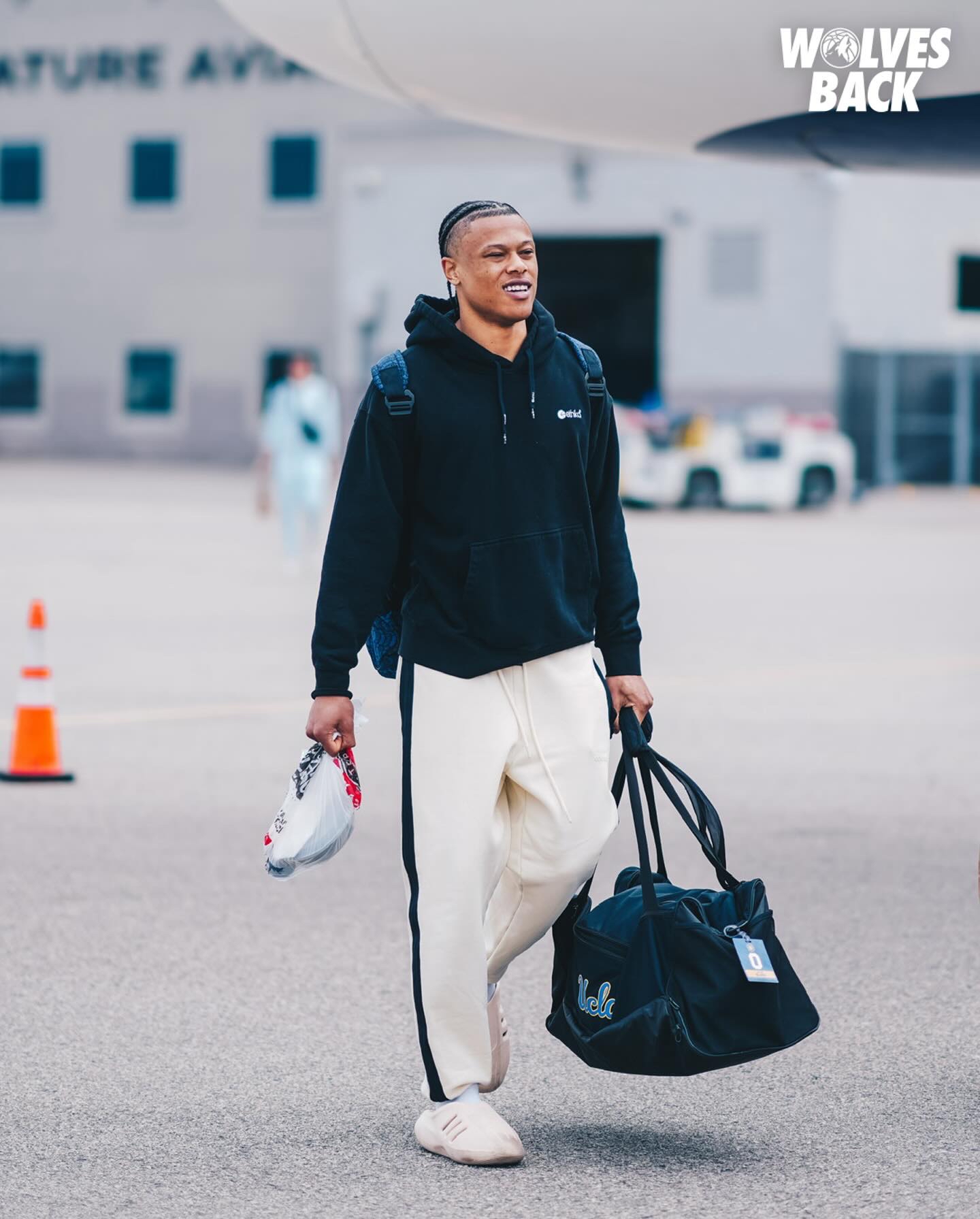 爱游戏入口赛前俄克拉荷马雷霆调整名单以备CBA季后赛,队长鼓劲环节打磨,态度坚定,团队化学反应显著的简单介绍